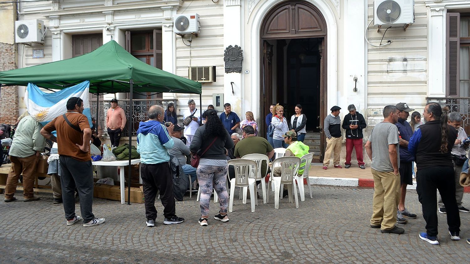 Empleados municipales reclaman un 35% de aumento salarial y el conflicto sigue sin acuerdo