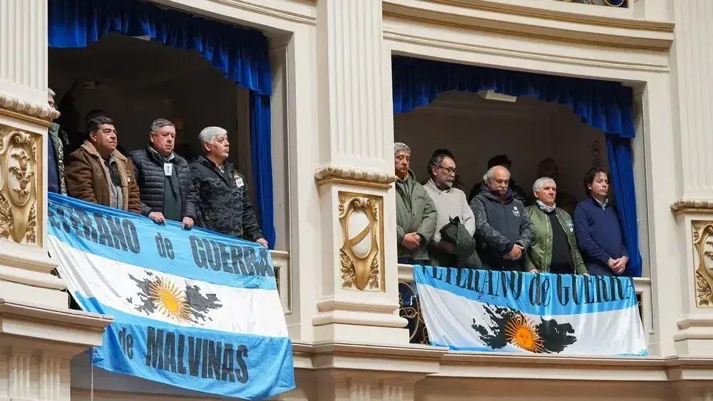 Un grupo de veteranos de Malvinas en la Legislatura. (Adriana Dellatorre / Agencia DIB)