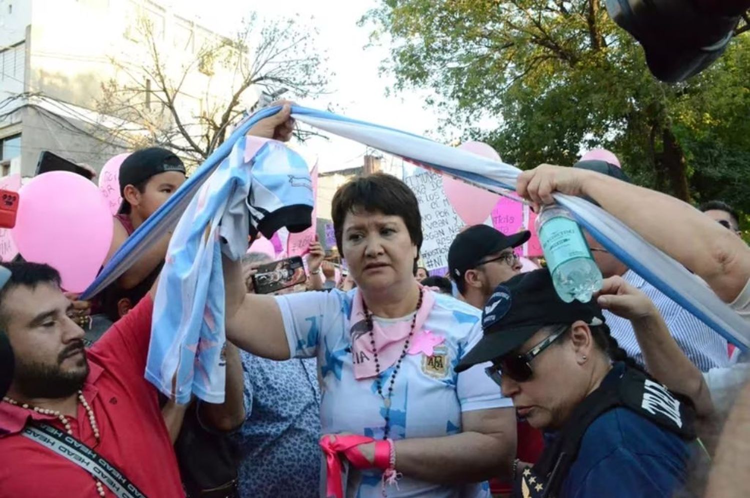 Una multitud acompañó a la madre de Cecilia Strzyzowski en una nueva marcha con pedido de justicia