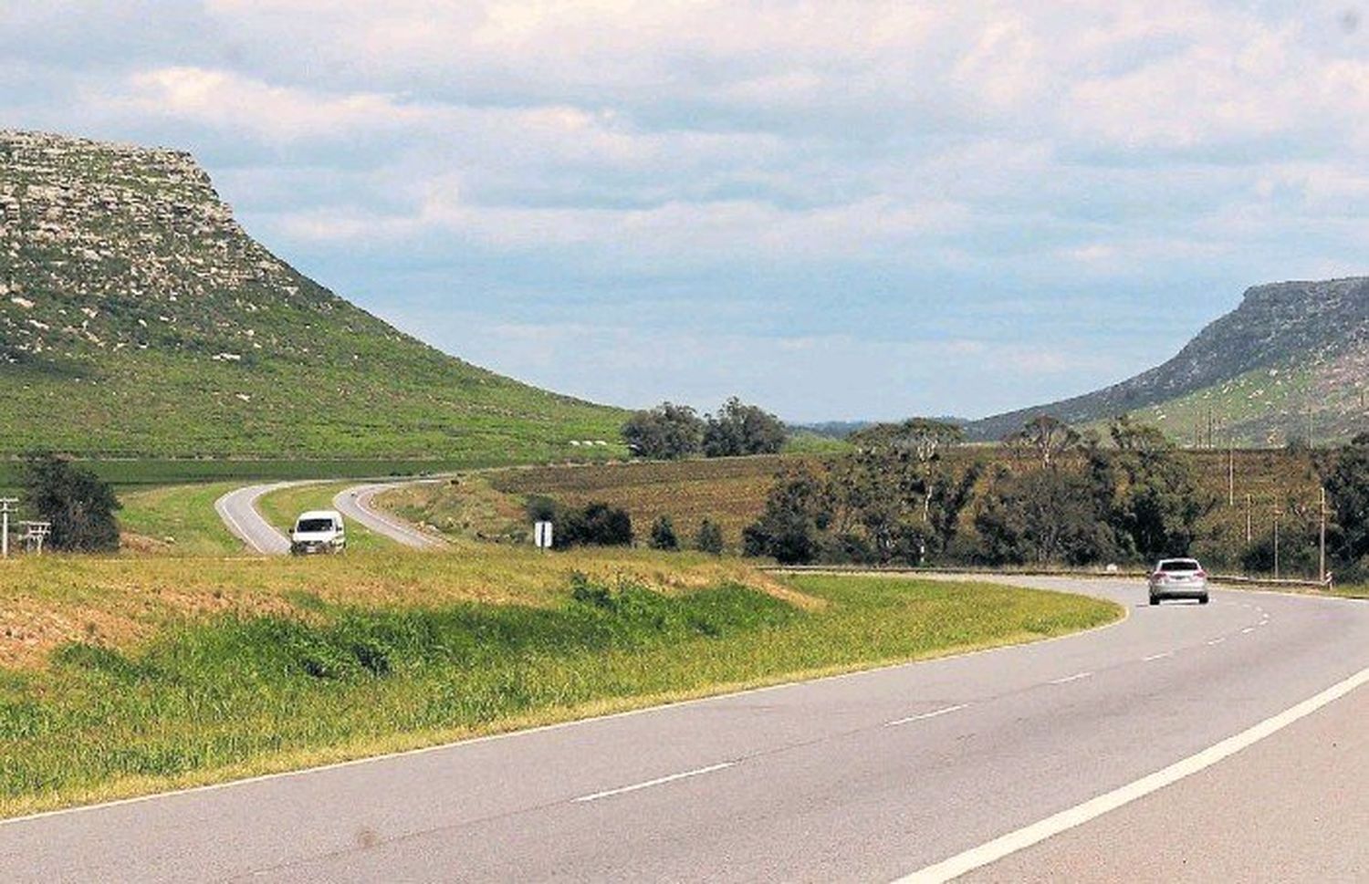 Un hombre murió tras salir despedido de su camioneta en la ruta 226