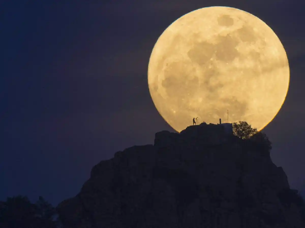 Un estudio alerta que la Luna se está encogiendo y arrugando