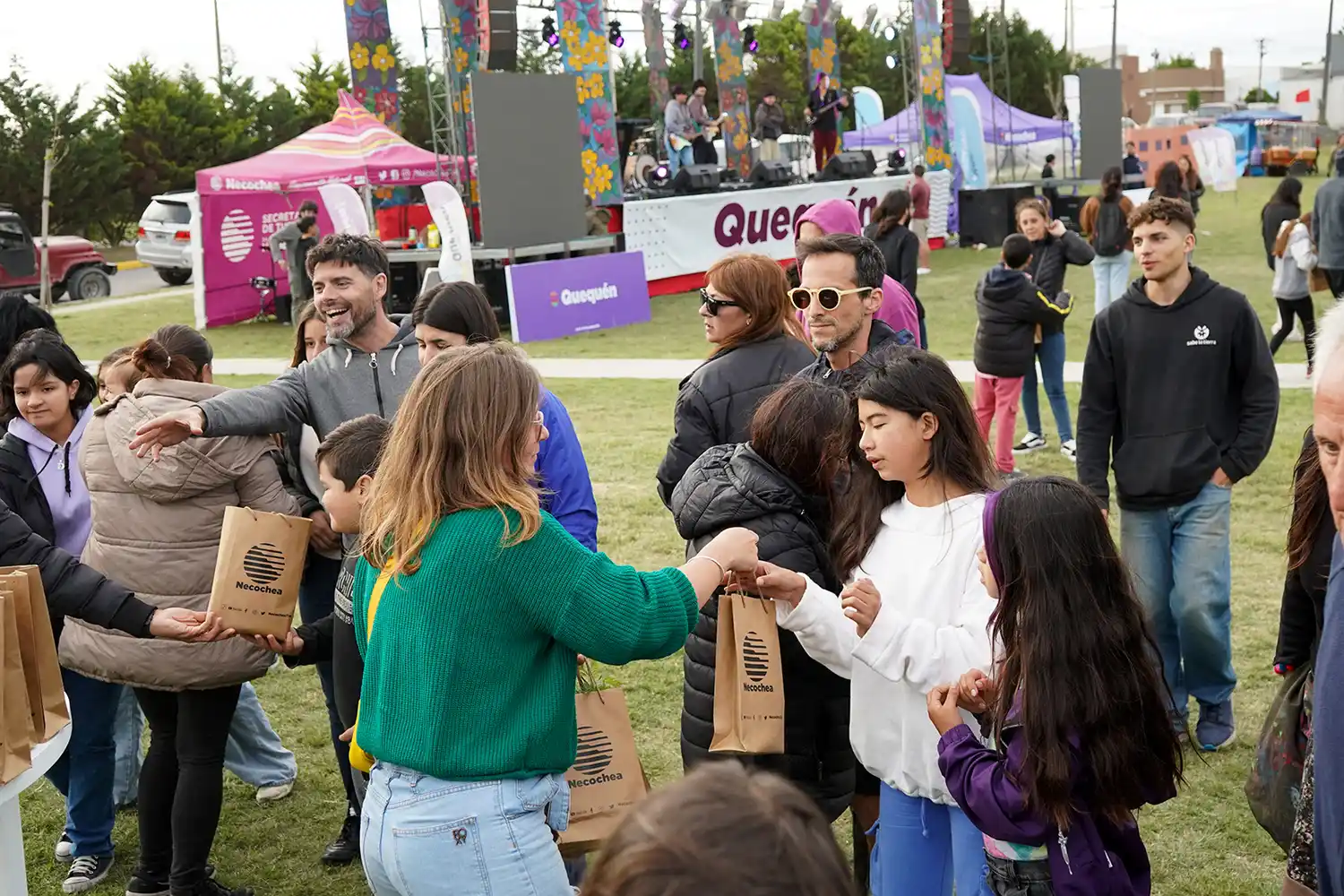 En la Plaza 3 de Agosto. Hubo actividades recreativas, pero se postergaron los espectáculos