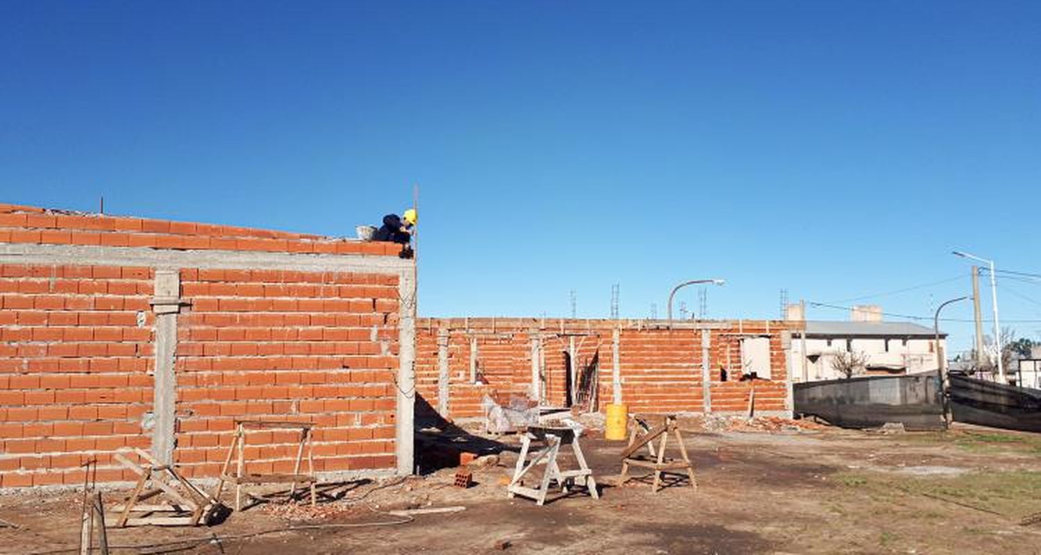 La construcción del Centro Educativo 802 avanza según lo previsto
