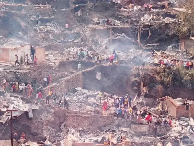 Al menos 27 niños murieron en el incendio de una escuela en el Congo