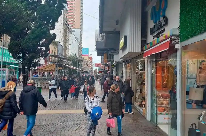 Humedad y viento del noroeste con ráfagas de 60 km/h