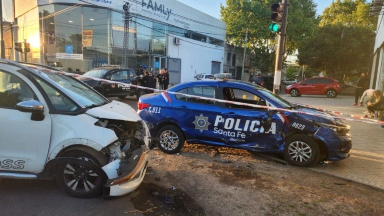 Dos policías heridos, el saldo de un choque entre patrullero y auto particular en zona oeste