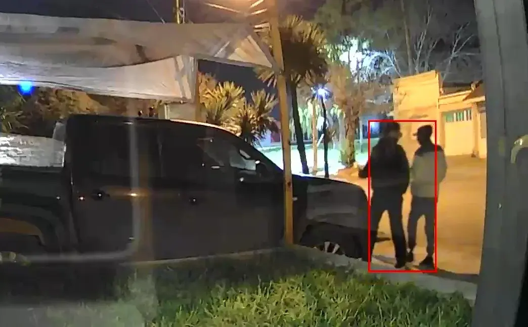 Tantearon una camioneta, estaba abierta y le robaron pertenencias