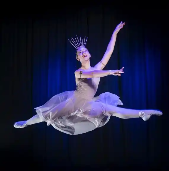 Paula Sabi obtuvo tres primeros premios y resultó Mejor Bailarina