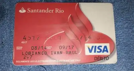 Romina encontró la tarjeta de Iván