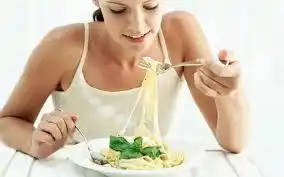 El estrés al comer y otros hábitos malos en la dieta