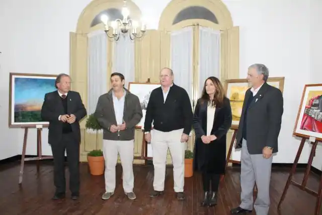 Se inauguró la inauguró la 10º Exposición de Dibujos y Pinturas en la Sociedad Rural