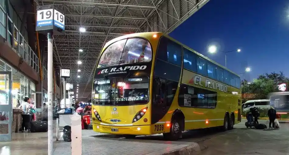 Desde la medianoche deja de funcionar el servicio de transporte en todo el país