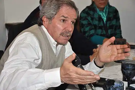 Para Solá, la nómina oficialista para el PJ "es una lista de perdedores"