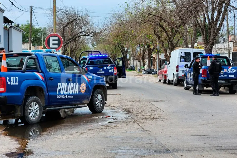 Empujones, gritos, atentado contra un vivienda y una mujer de 74 años con lesiones: un joven de 22 años fue detenido