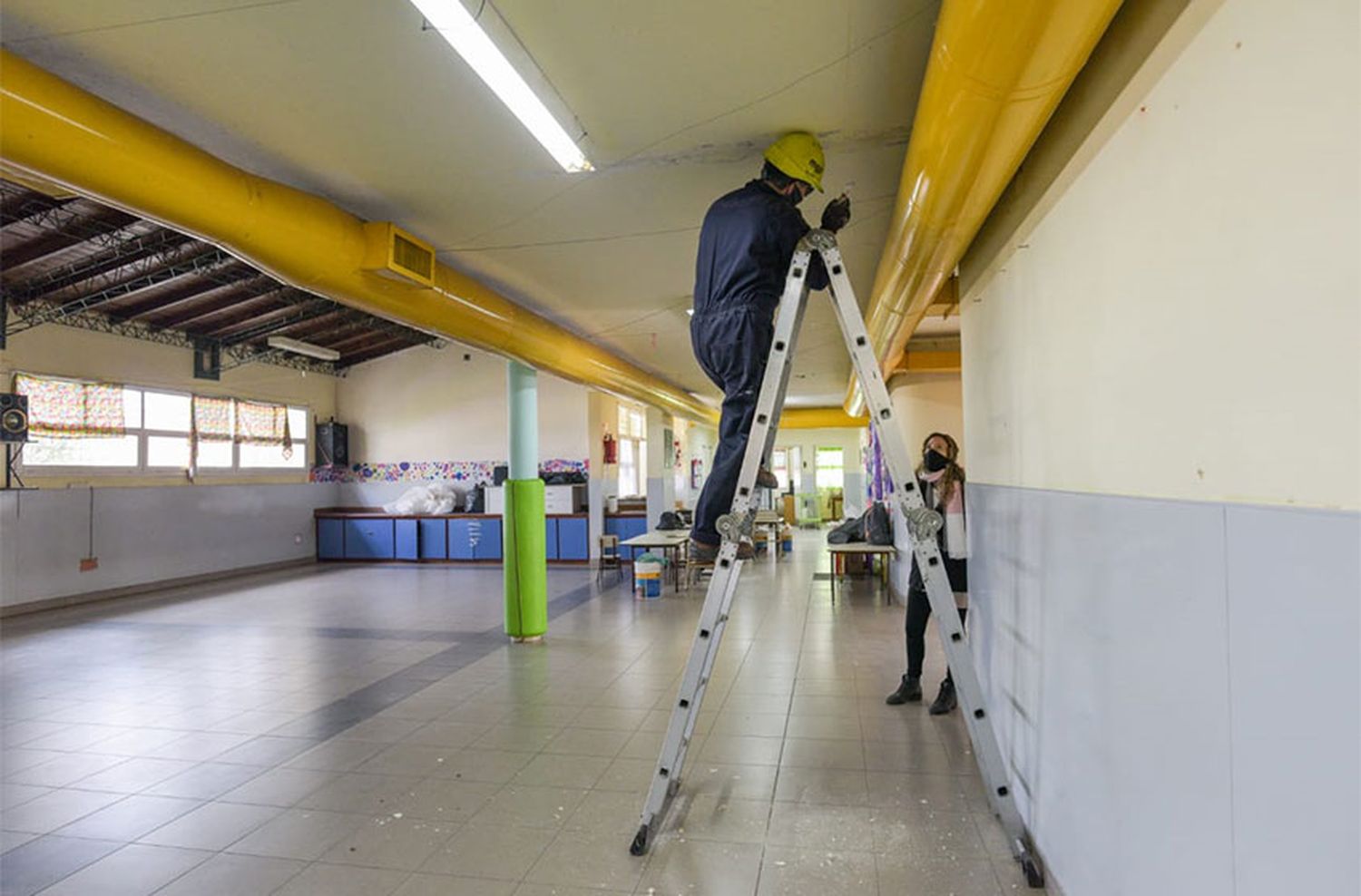 Continúan los trabajos de refacciones en escuelas municipales