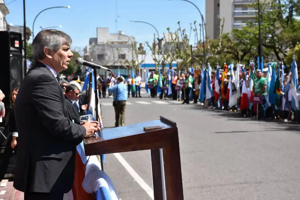 Britos encabezó el acto por el 163º Aniversario de Chivilcoy: "Estamos obligados a unirnos"