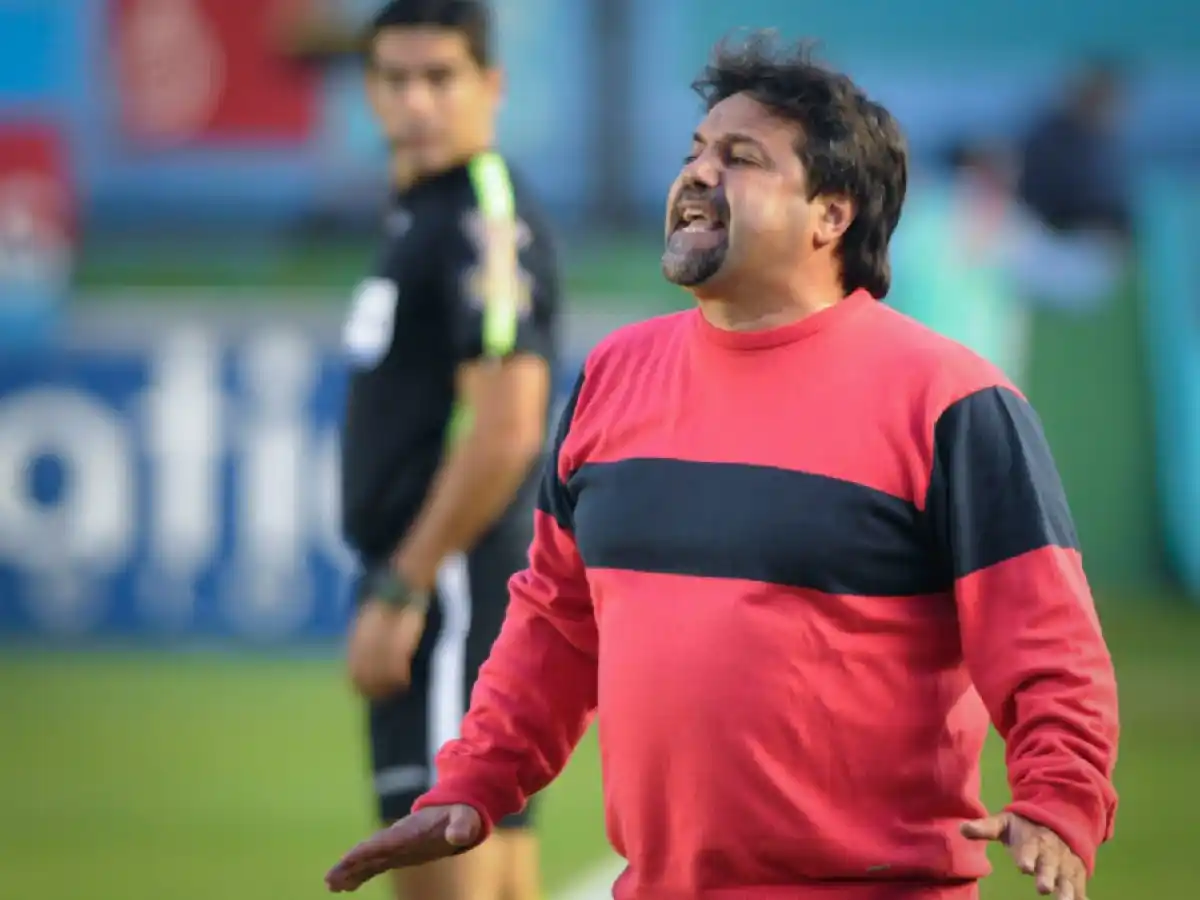 Caruso Lombardi, en contra de volver a los entrenamientos