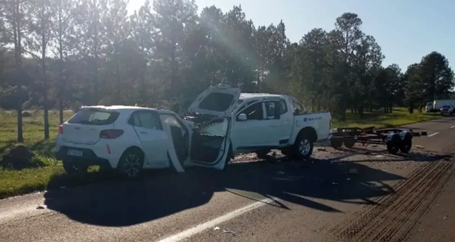 Dos personas fallecieron tras un choque frontal sobre la Ruta Nacional 12