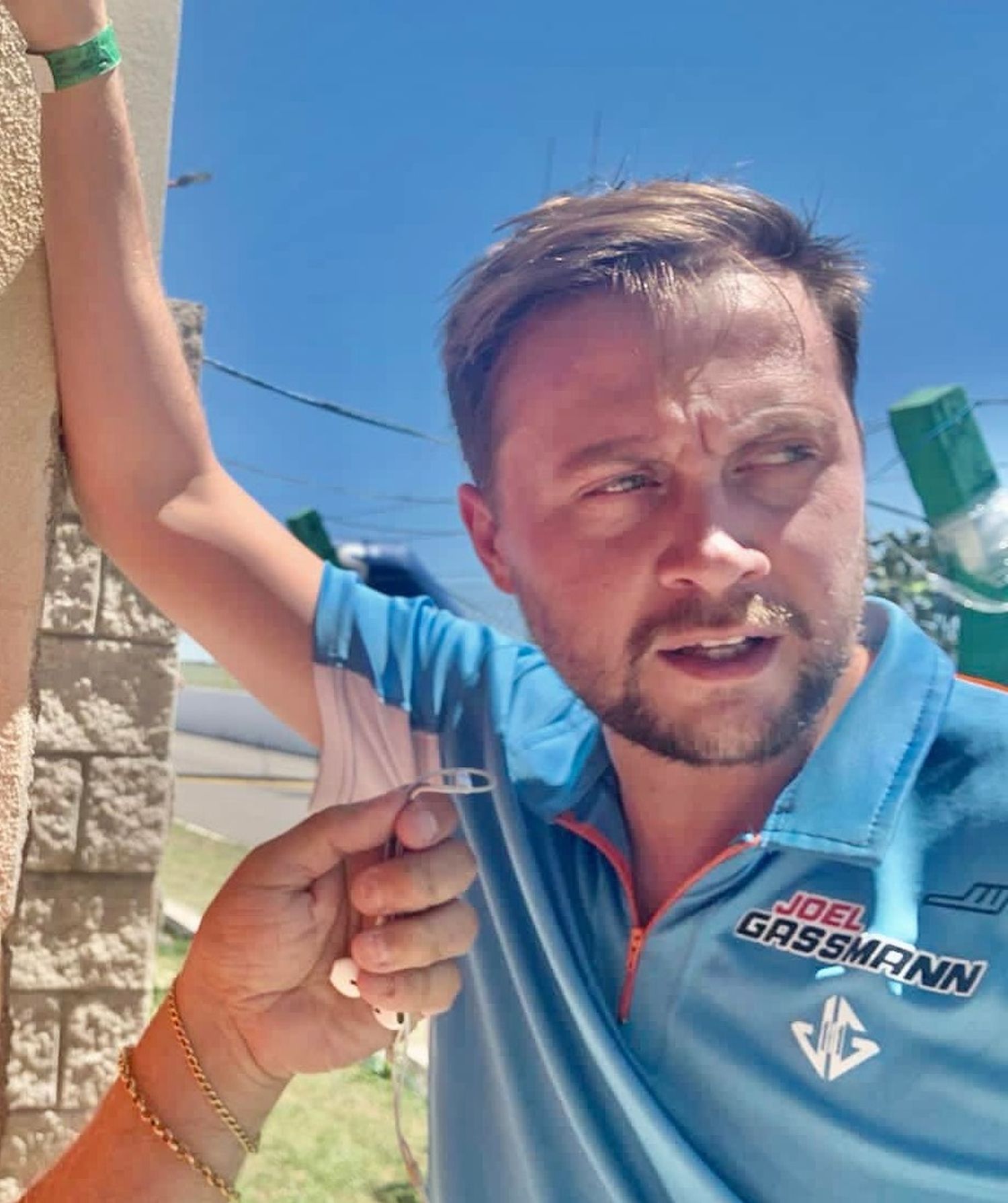 Gassmann viaja a San Juan con otro motorista