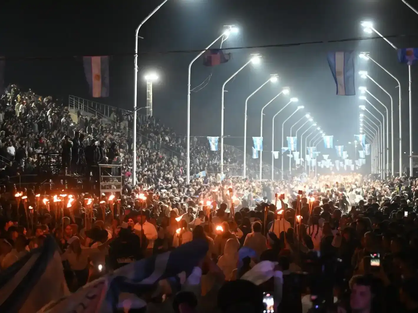 50.000 personas celebraron el 25 de Mayo en Gualeguaychú en una de las ediciones más concurridas de sus 25 años de historia