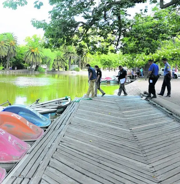 Hallaron el cuerpo de un hombre en el Laguito del parque