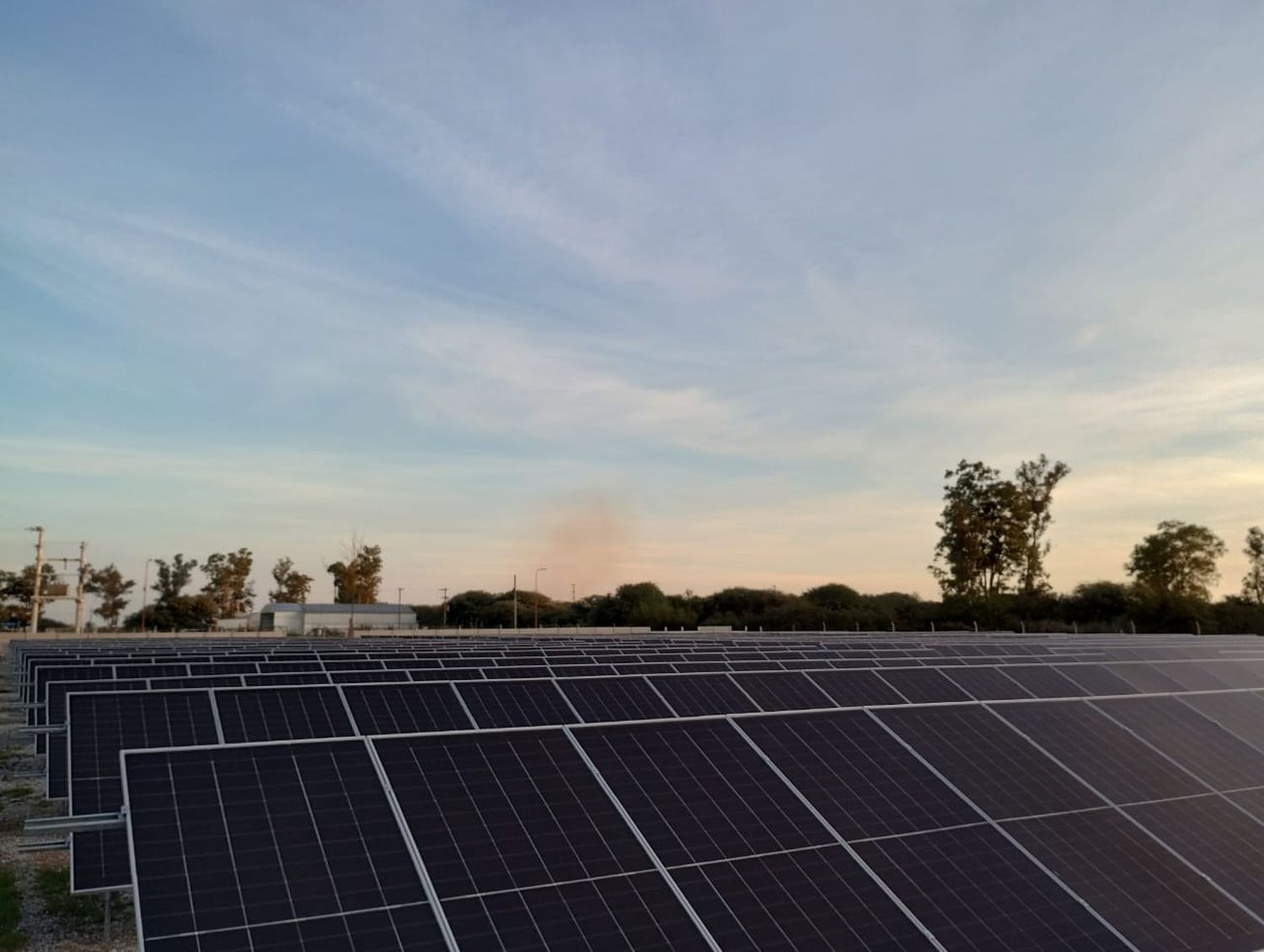 La Francia avanza con energía solar: 972 paneles solares en un ex-basural de La Francia, que generarán el 8% de la energía consumida en la localidad