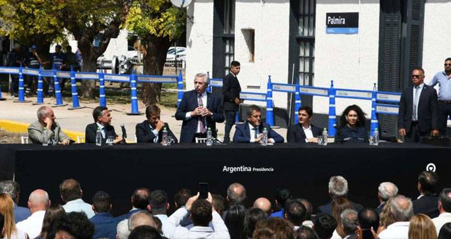 Fernández encabezó la reactivación del tren a Mendoza  que estuvo 30 años paralizado