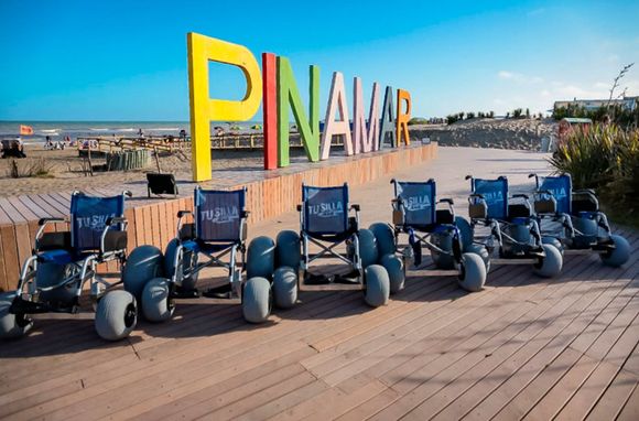 Entregaron sillas anfibias a Balnearios de Pinamar