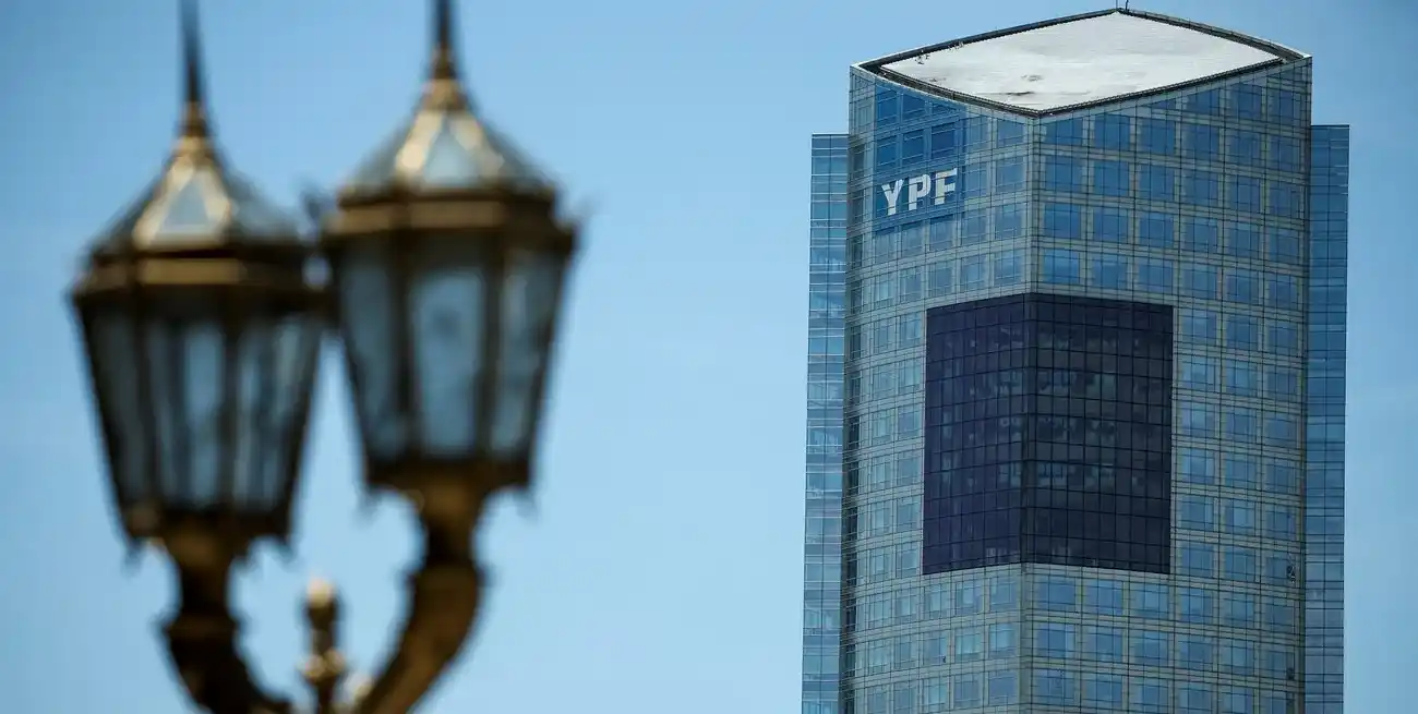 Gobierno argentino argumenta ilegalidad en fallo sobre acciones de YPF. Crédito: REUTERS.