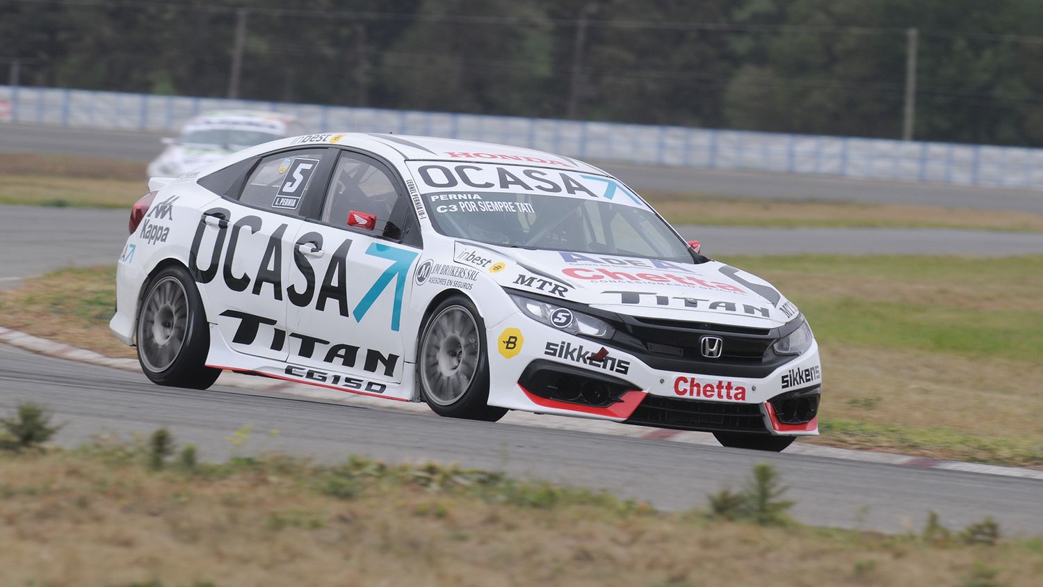 Leonel Pernía festejó su primer título en el automovilismo nacional