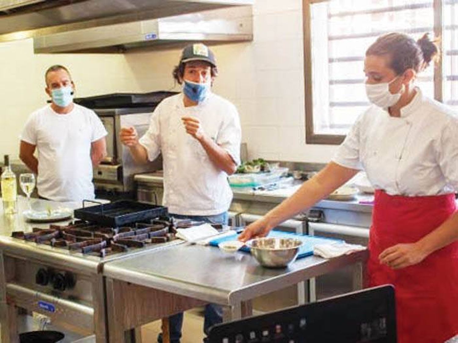 Culminó la formación y  actualización laboral �SSabores  de la Gastronomía Regional⬝