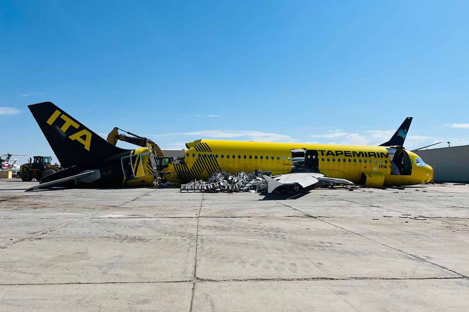 Desmantelan en Estados Unidos el avión Airbus A320 que voló para Itapemirim