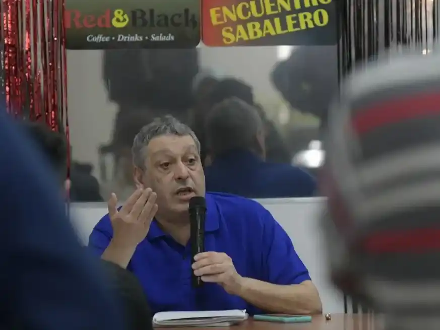 “No es un golpe de estado, queremos colaborar en el armado de una subcomisión de fútbol”, señaló Ricardo Magdalena.