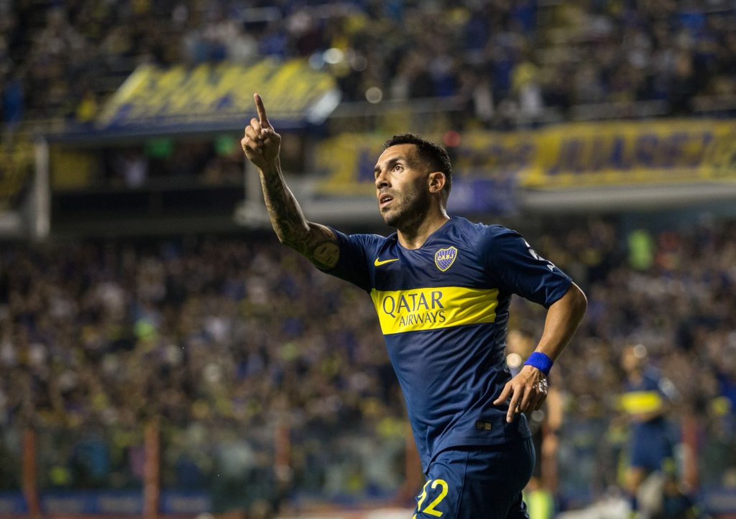 Tevez se tomará unos días para responderle a Boca