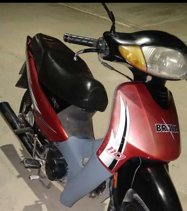 Sustraen de una casa la moto de un repartidor