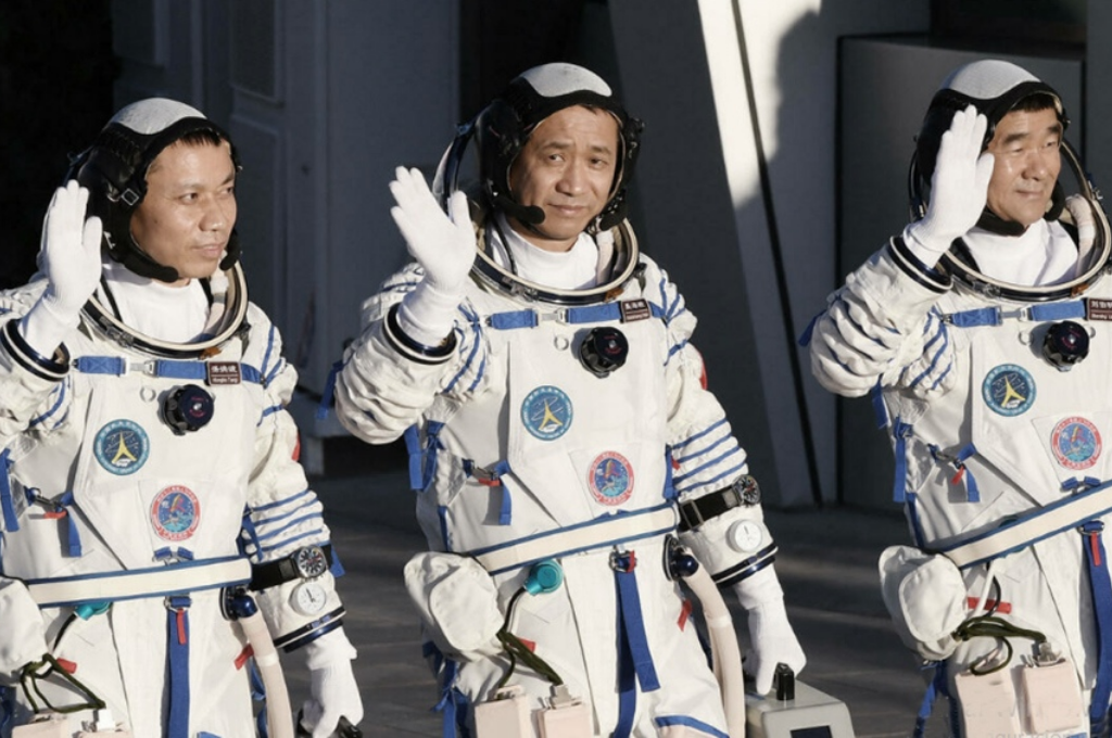 Tres astronautas regresaron a la Tierra después de meses en el espacio