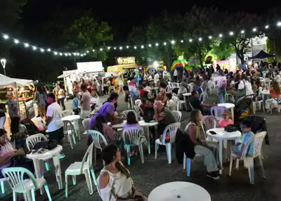 El centro de Crespo se prepara para vivir una nueva edición de la Feria Navideña 2025