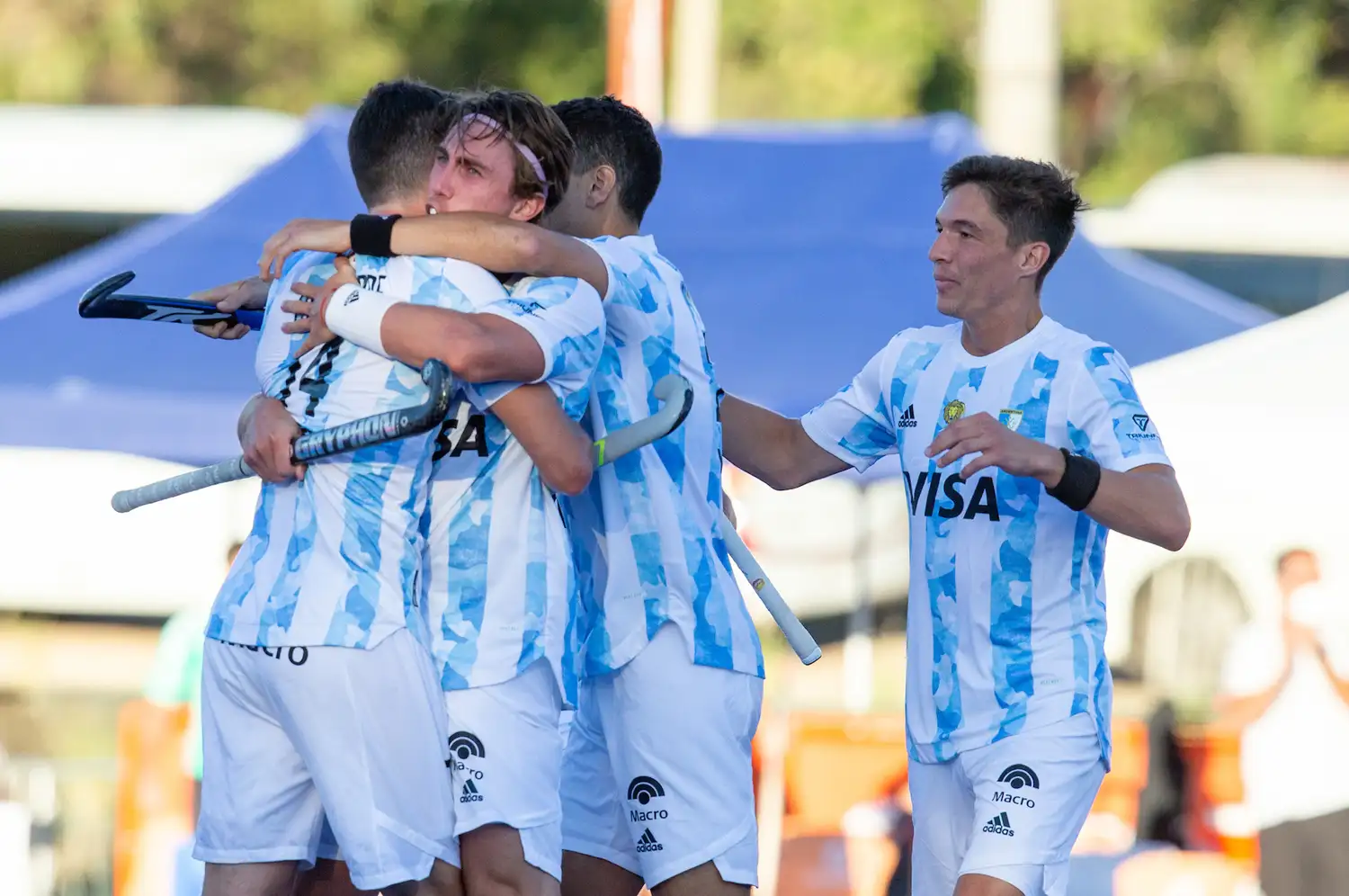 Los Leones, por otro festejo.