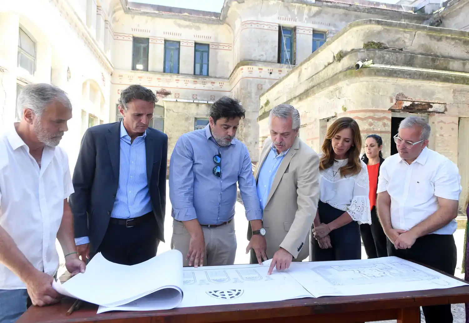 Alberto Fernández observó la puesta en valor y restauración del edificio del Espacio de promoción de derechos Unzué, declarado Monumento Histórico Nacional.