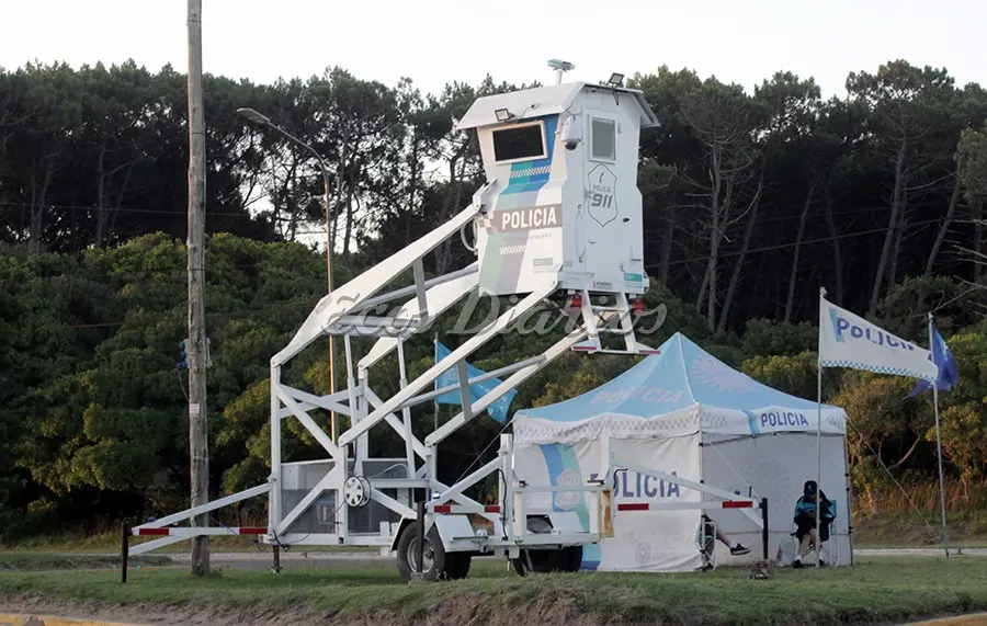 En 2 y Pinolandia. Se puede ver la torre de prevención