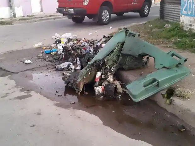Cayó el pirómano de los contenedores de basura en Gualeguay