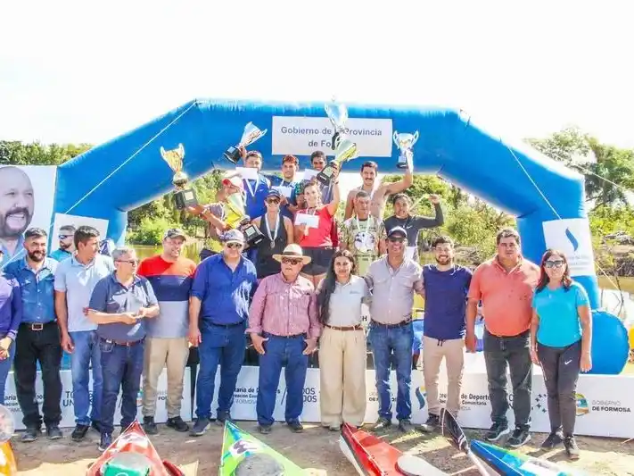 Laguna Naineck vivió con éxito su
segunda competencia de kayaks
