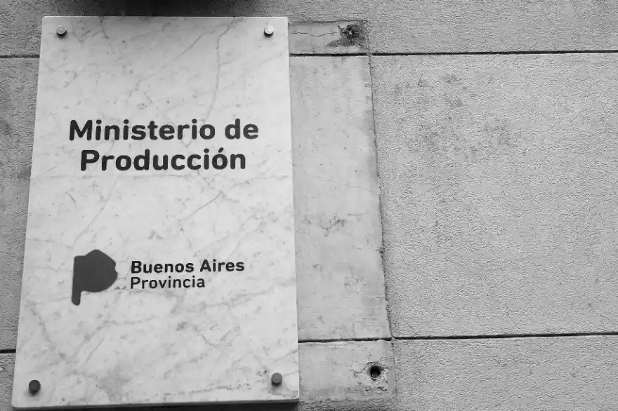 Protesta en el Ministerio de Producción bonaerense: Trabajadores reclamaron pago de salarios