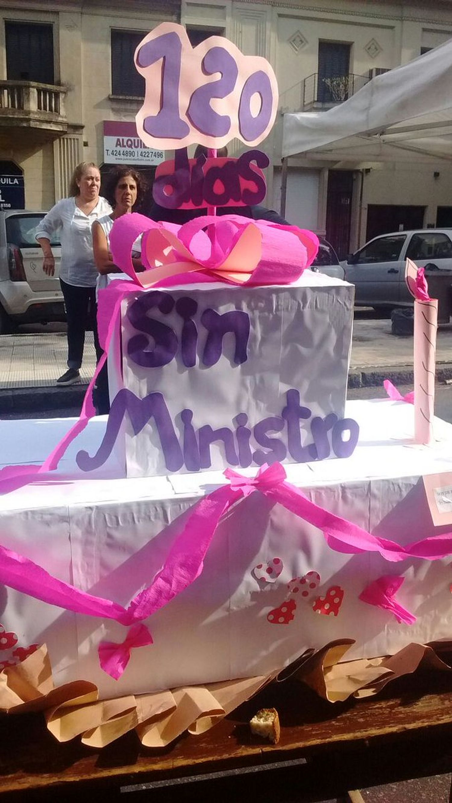Feria callejera para exigirle a Vidal que designe Ministro de Producción