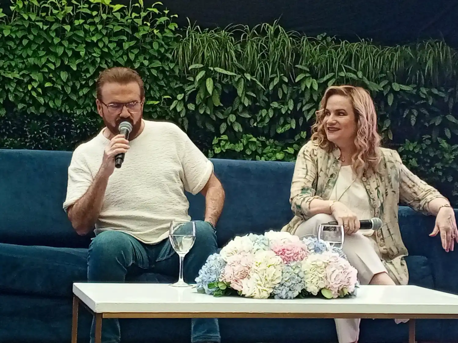 Pimpinela promete un viaje nostálgico por los 80 y 90