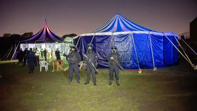 Desbaratan una fiesta clandestina con más de 1.200 personas