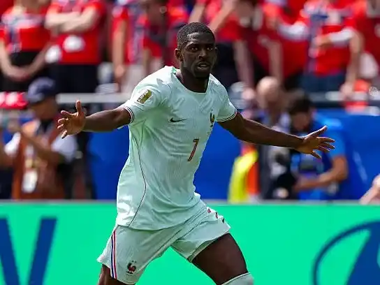 Dembelé marcó un triplete para Francia.