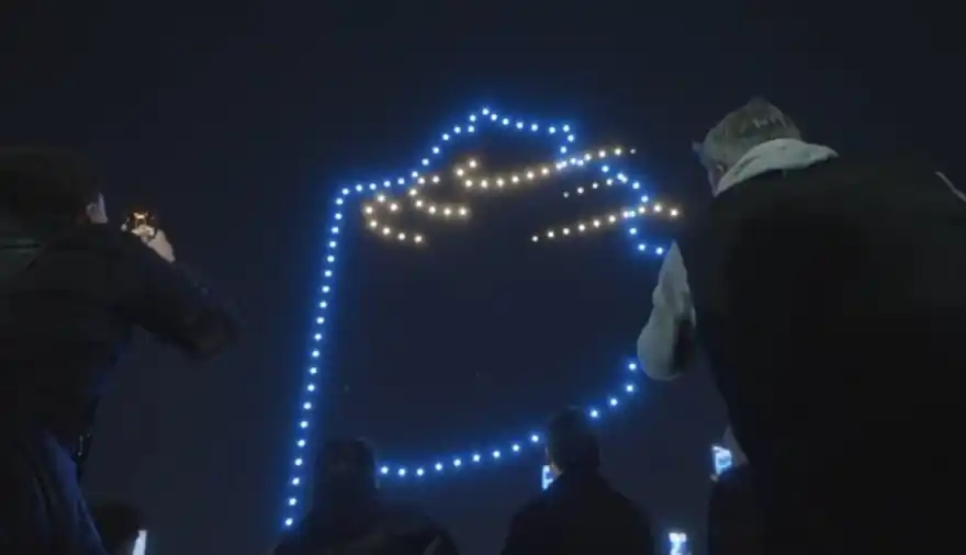Nuevos Aires iluminó el cielo con drones el mismo día que el Gobierno anunció su desregulación