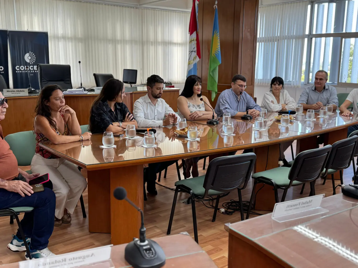 Los concejales de Rafaela recibieron a “La Tigresa” Acuña y reconocieron su trayectoria