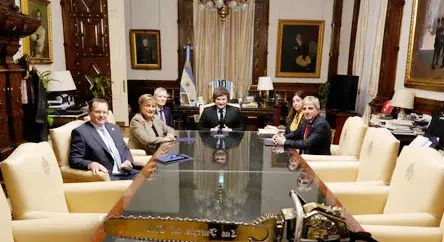 Javier Milei se reunió con la titular del FMI en Casa Rosada y sumó al gabinete